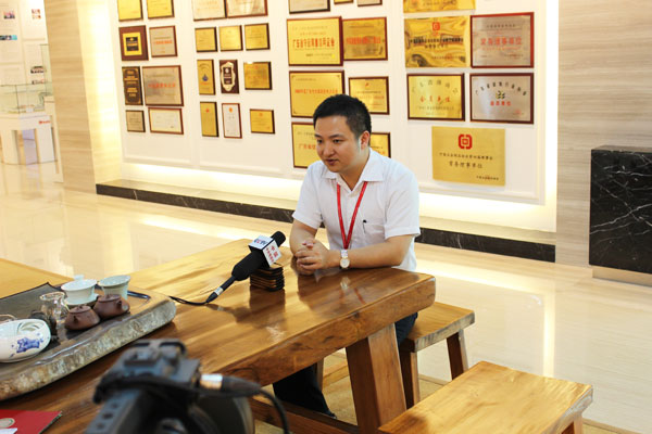 “美麗中國”行大型公益活動走進(jìn)匯泰龍